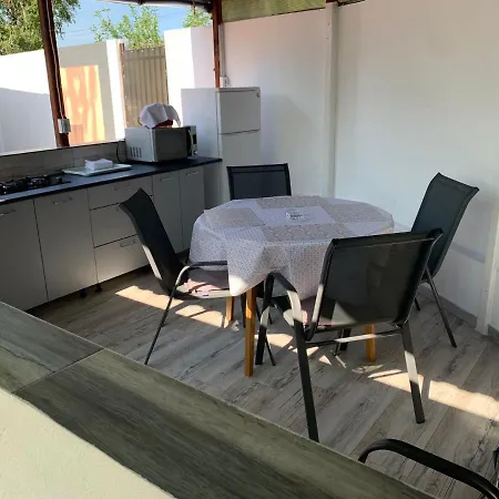 Apartmán R I A N A 2 *